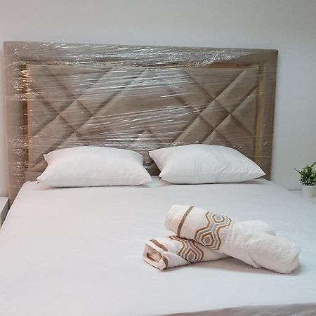 Amazing Appartement " Avec Climatisation " Au Centre Ville En Face Hilton & Gare Train De Tgv De Tanger 2N Buitenkant foto