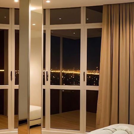 Amazing Appartement " Avec Climatisation " Au Centre Ville En Face Hilton & Gare Train De Tgv De Tanger 2N Buitenkant foto