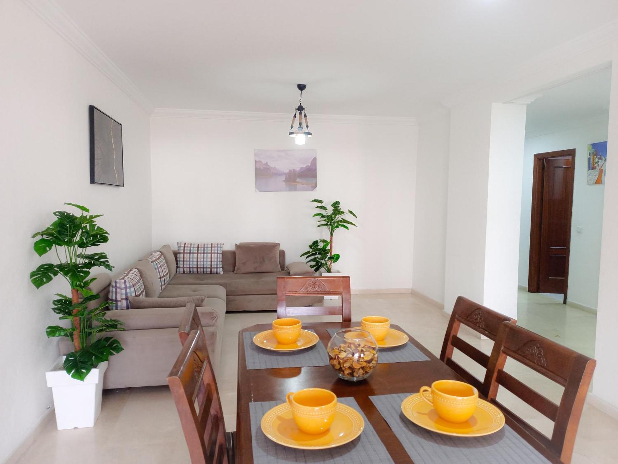 Amazing Appartement " Avec Climatisation " Au Centre Ville En Face Hilton & Gare Train De Tgv De Tanger 2N Buitenkant foto